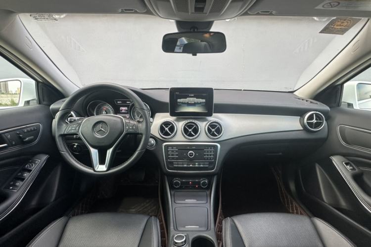 Used Mercedes-Benz GLA 2016 GLA 200 Fashion Model Interior 3