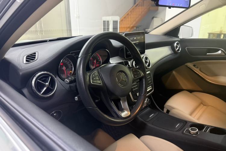 Used Mercedes-Benz GLA 2016 GLA 200 Fashion Model Interior 3