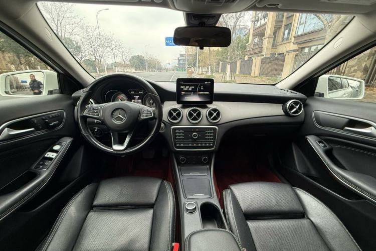Used Mercedes-Benz GLA 2016 GLA 220 4MATIC Fashion Edition Interior 3