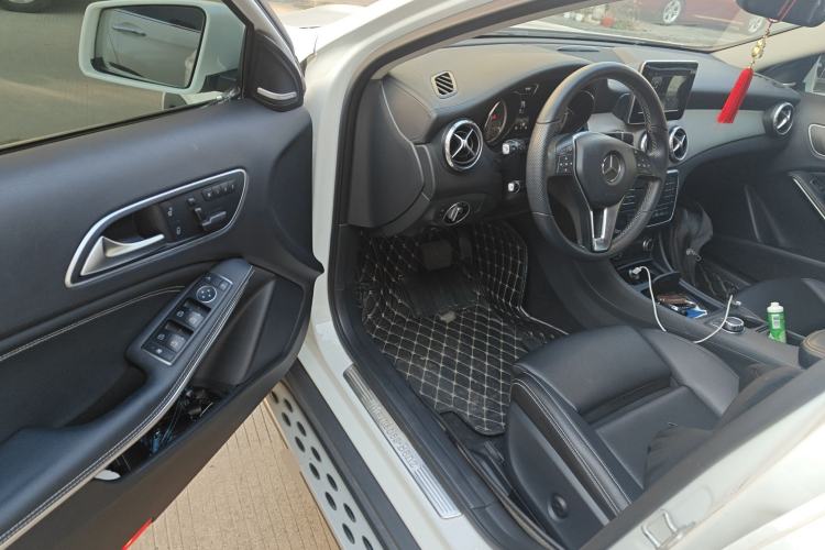 Used Mercedes-Benz GLA 2016 GLA 200 Fashion Model Interior 3