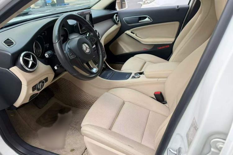 Used Mercedes-Benz GLA 2016 GLA 200 Sport Edition Interior 3