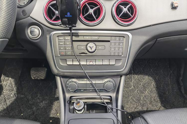 Used Mercedes-Benz GLA 2016 GLA 200 Fashion Model Interior 3