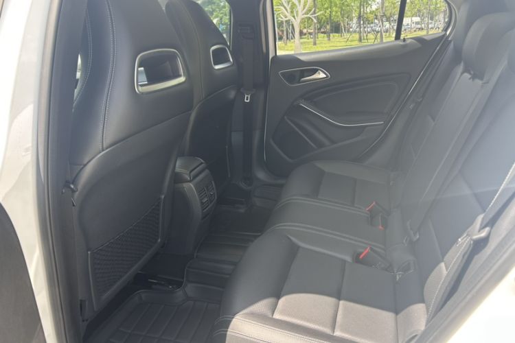 Used Mercedes-Benz GLA 2016 GLA 220 4MATIC Fashion Edition Interior 3