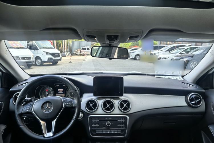 Used Mercedes-Benz GLA 2016 GLA 200 Sport Edition Interior 3
