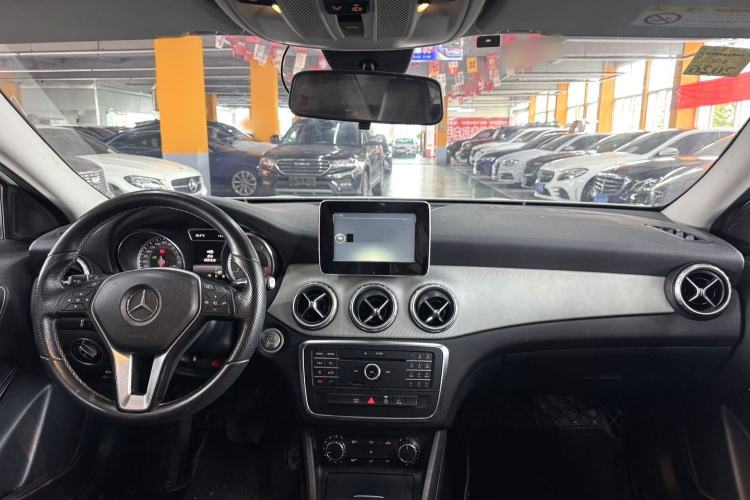 Used Mercedes-Benz GLA 2016 GLA 200 Fashion Model Interior 3