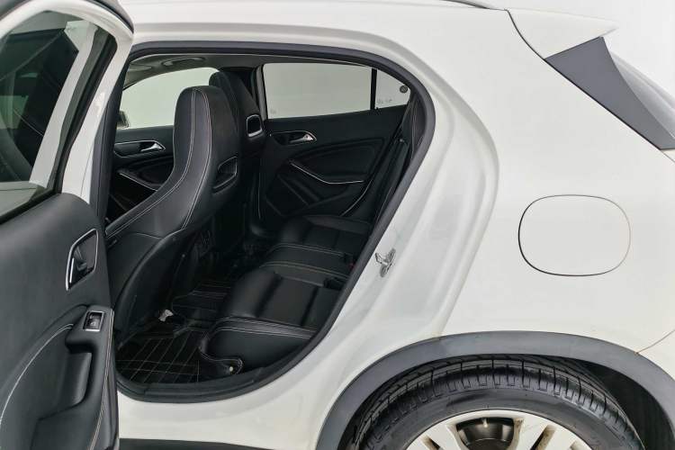 Used Mercedes-Benz GLA 2016 GLA 200 Sport Edition Interior 3