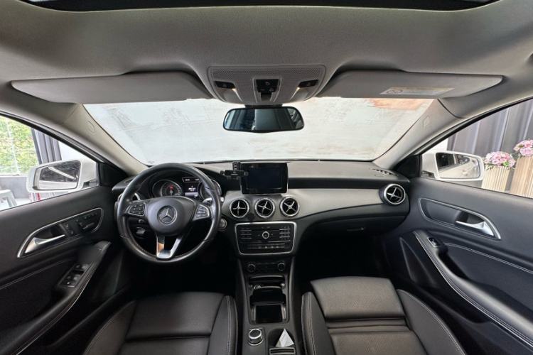 Used Mercedes-Benz GLA 2016 GLA 200 Sport Edition Interior 3