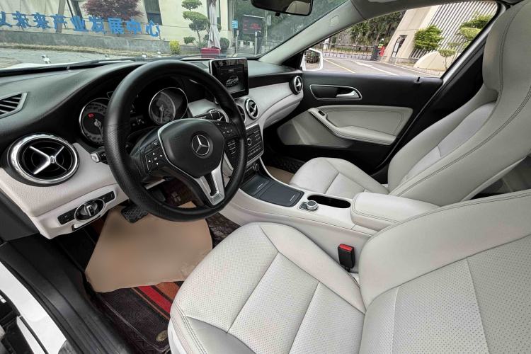 Used Mercedes-Benz GLA 2016 GLA 200 Sport Edition Interior 3