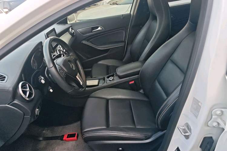 Used Mercedes-Benz GLA 2016 GLA 200 Fashion Model Interior 3