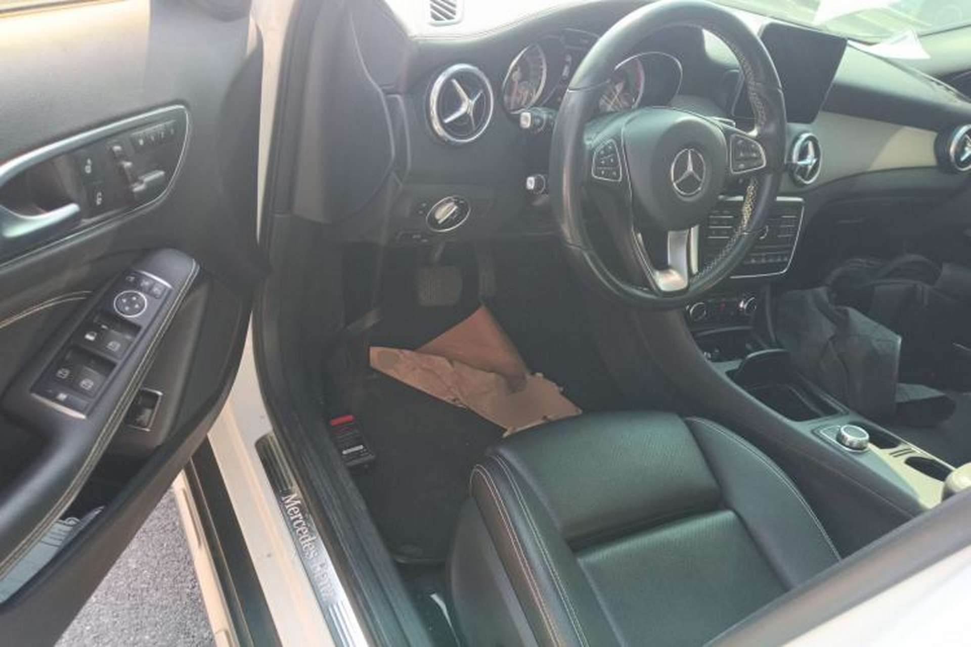 Used Mercedes-Benz GLA 2016 GLA 220 4MATIC Luxury Model Interior 3