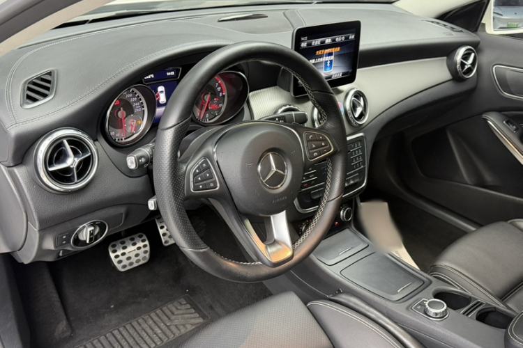 Used Mercedes-Benz GLA 2016 GLA 200 Fashion Model Interior 3