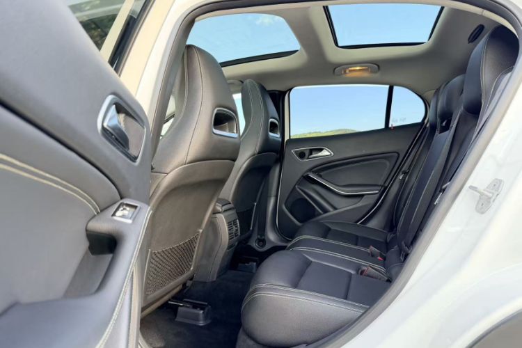 Used Mercedes-Benz GLA 2016 GLA 200 Sport Edition Interior 3