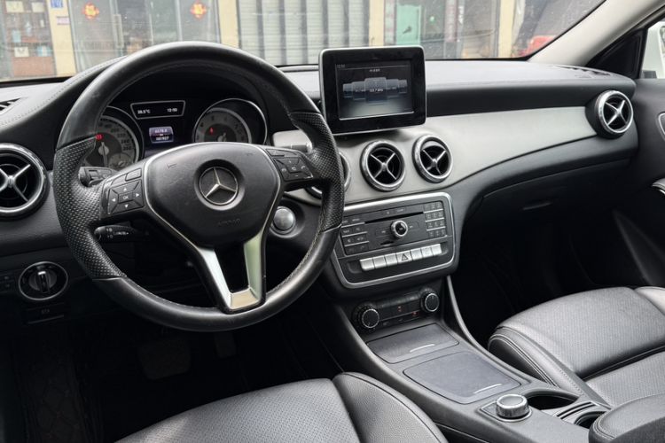 Used Mercedes-Benz GLA 2016 GLA 200 Fashion Model Interior 3