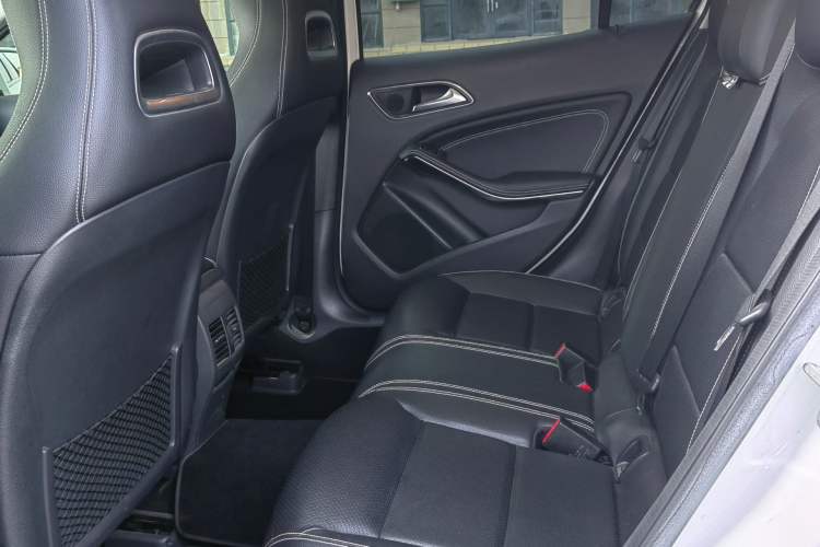 Used Mercedes-Benz GLA 2016 GLA 200 Sport Edition Interior 3