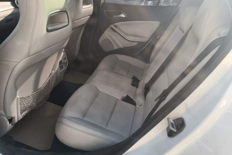 Used Mercedes-Benz GLA 2016 GLA 200 Sport Edition Interior 4