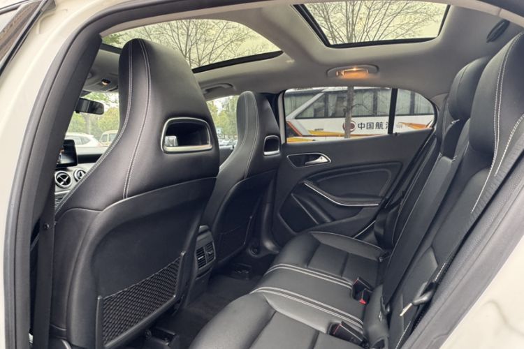 Used Mercedes-Benz GLA 2016 GLA 220 4MATIC Fashion Edition Interior 4