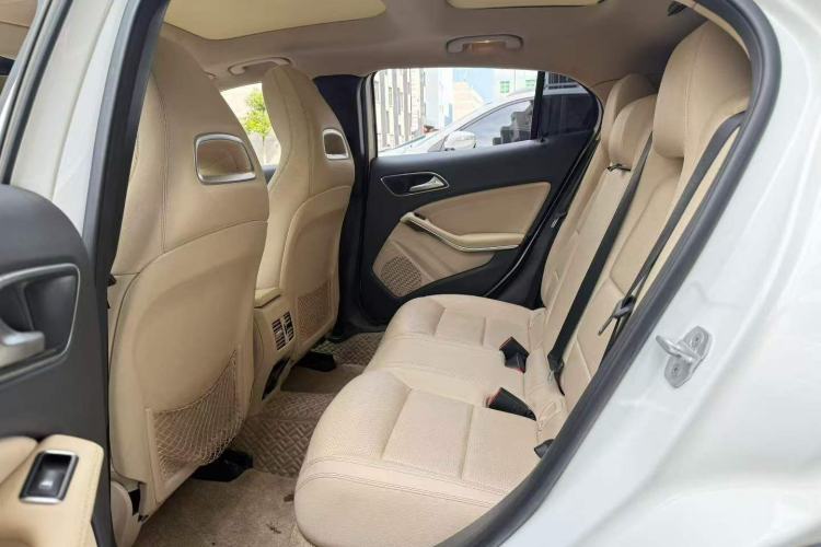 Used Mercedes-Benz GLA 2016 GLA 200 Sport Edition Interior 4