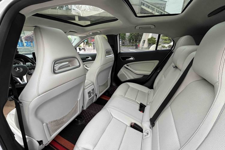 Used Mercedes-Benz GLA 2016 GLA 200 Sport Edition Interior 4