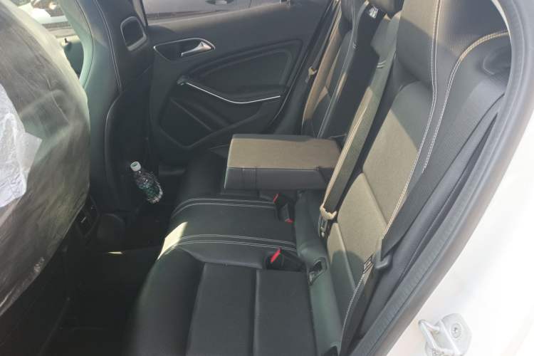 Used Mercedes-Benz GLA 2016 GLA 220 4MATIC Luxury Model Interior 4