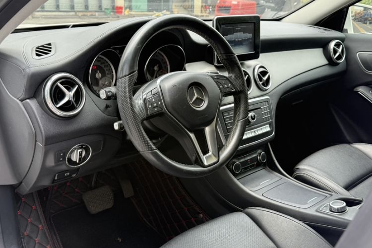 Used Mercedes-Benz GLA 2016 GLA 200 Fashion Model Interior 4