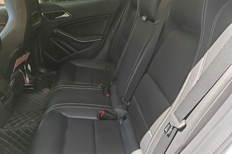 Used Mercedes-Benz GLA 2016 GLA 200 Sport Edition Interior 4
