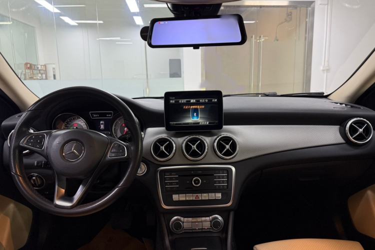 Used Mercedes-Benz GLA 2016 GLA 200 Fashion Model Interior 5