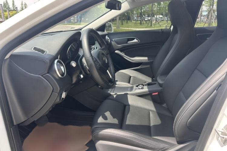 Used Mercedes-Benz GLA 2016 GLA 220 4MATIC Fashion Edition Interior 5