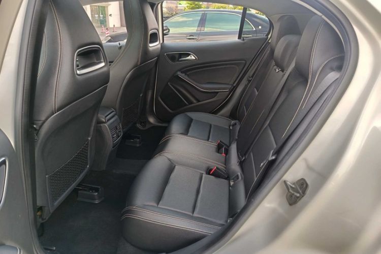 Used Mercedes-Benz GLA 2016 GLA 220 4MATIC Fashion Edition Interior 6