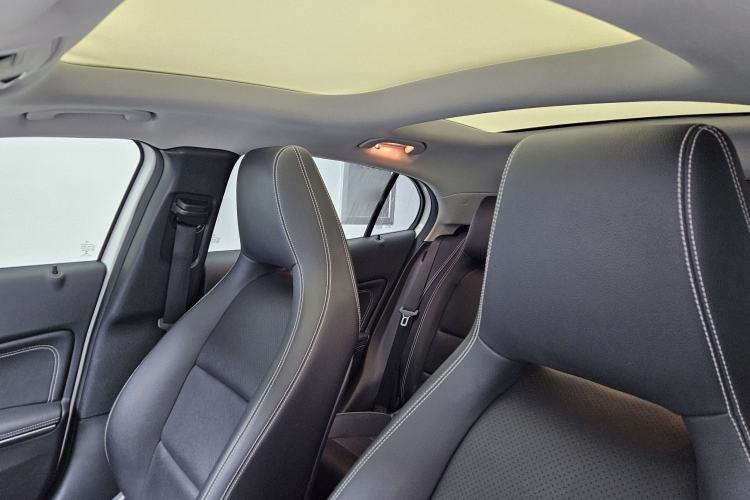 Used Mercedes-Benz GLA 2016 GLA 200 Fashion Model Interior 6