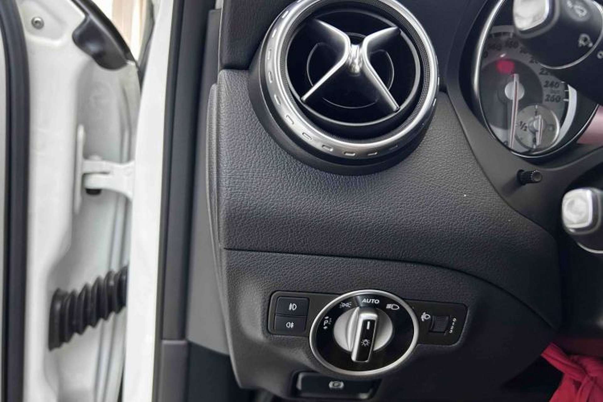 Used Mercedes-Benz GLA 2016 GLA 200 Sport Edition Interior 6