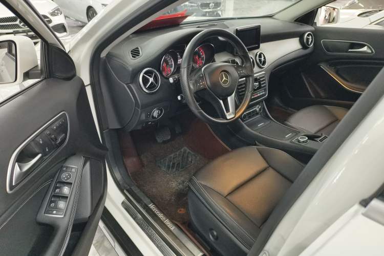 Used Mercedes-Benz GLA 2016 GLA 200 Fashion Model Interior 6
