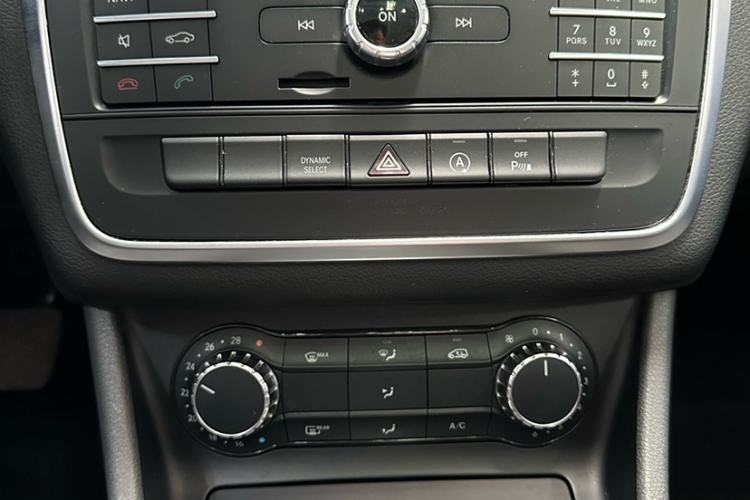 Used Mercedes-Benz GLA 2016 GLA 200 Sport Edition Interior 6