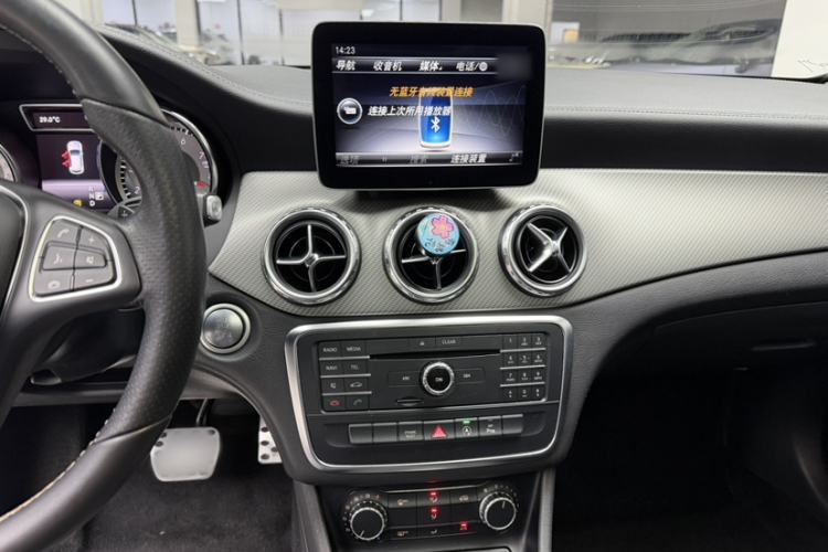 Used Mercedes-Benz GLA 2016 GLA 200 Fashion Model Interior 6