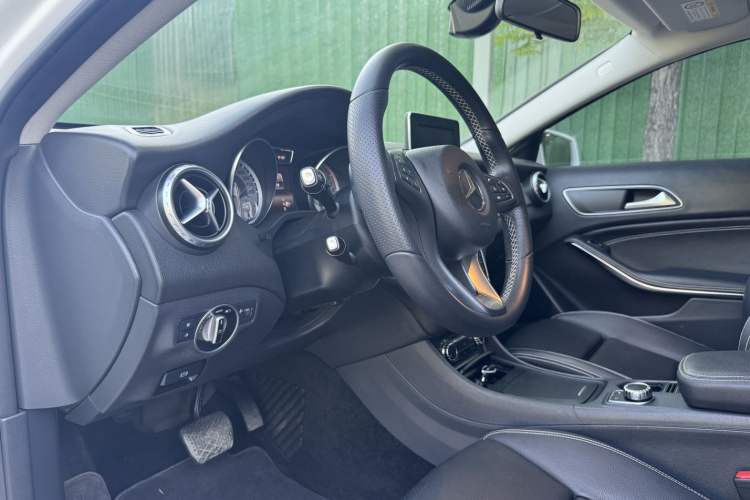 Used Mercedes-Benz GLA 2016 GLA 200 Sport Edition Interior 7