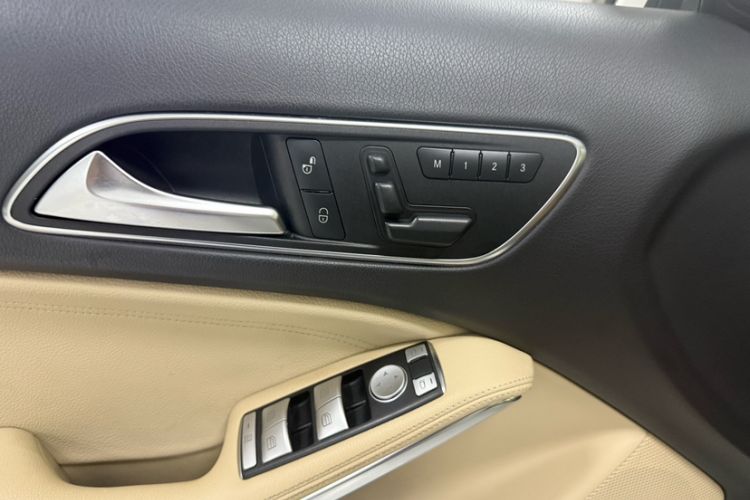 Used Mercedes-Benz GLA 2016 GLA 200 Fashion Model Interior 7