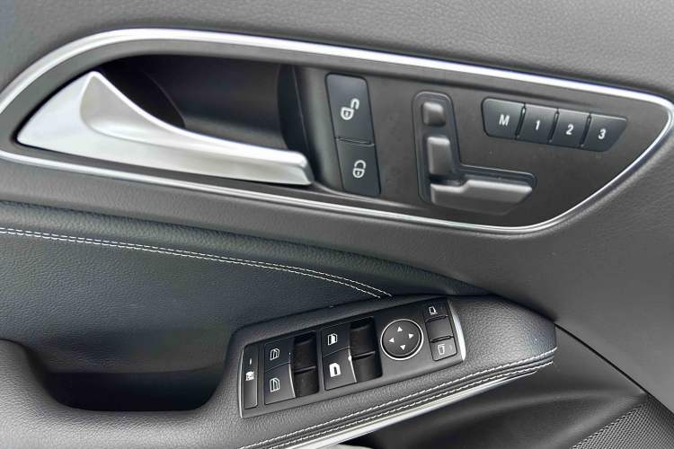 Used Mercedes-Benz GLA 2016 GLA 200 Sport Edition Interior 7