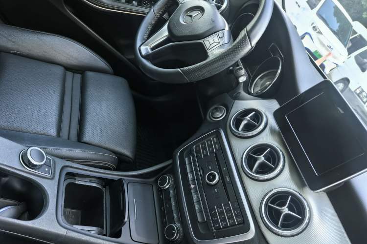 Used Mercedes-Benz GLA 2016 GLA 200 Sport Edition Interior 7