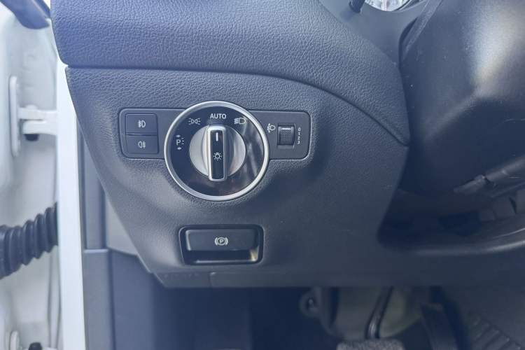 Used Mercedes-Benz GLA 2016 GLA 200 Sport Edition Interior 8