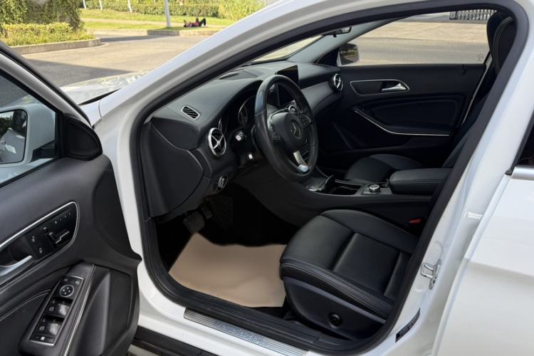 Used Mercedes-Benz GLA 2016 GLA 200 Fashion Model Interior 8