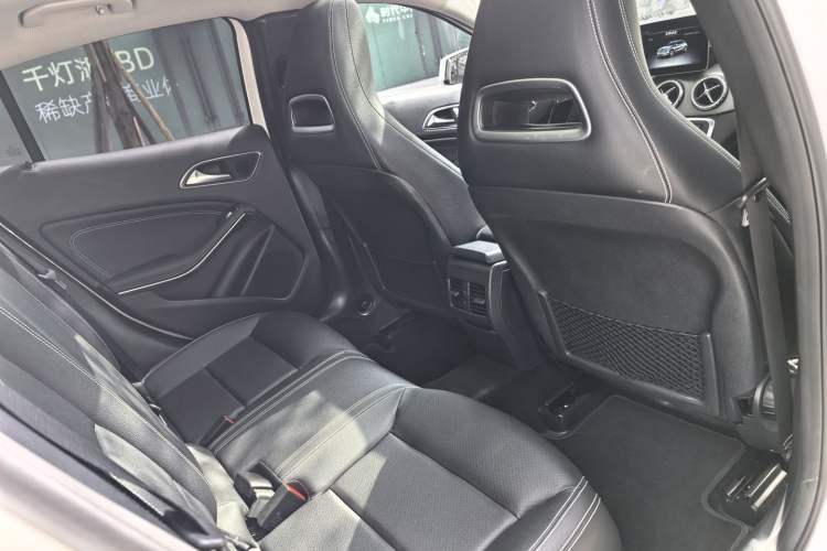 Used Mercedes-Benz GLA 2016 GLA 220 4MATIC Fashion Edition Interior 8