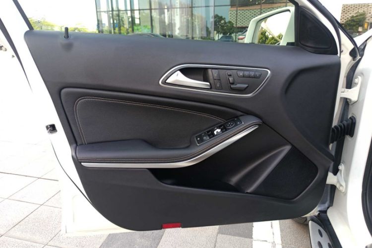 Used Mercedes-Benz GLA 2016 GLA 220 4MATIC Fashion Edition Interior 9