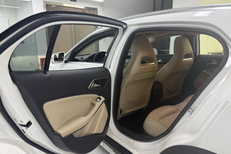 Used Mercedes-Benz GLA 2016 GLA 200 Fashion Model Interior 9