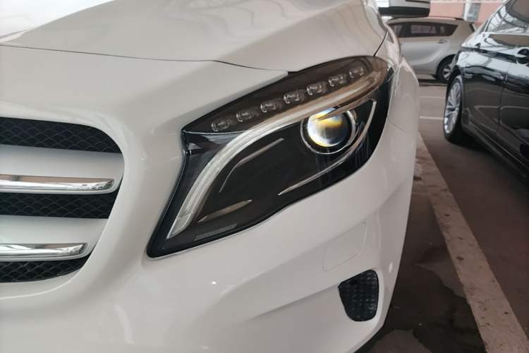 Used Mercedes-Benz GLA 2016 GLA 220 4MATIC Fashion Edition Left Front Headlight