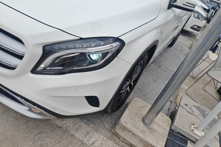 Used Mercedes-Benz GLA 2016 GLA 200 Fashion Model Left Front Headlight