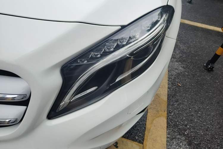 Used Mercedes-Benz GLA 2016 GLA 220 4MATIC Luxury Model Left Front Headlight
