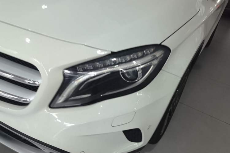 Used Mercedes-Benz GLA 2016 GLA 220 4MATIC Luxury Model Left Front Headlight