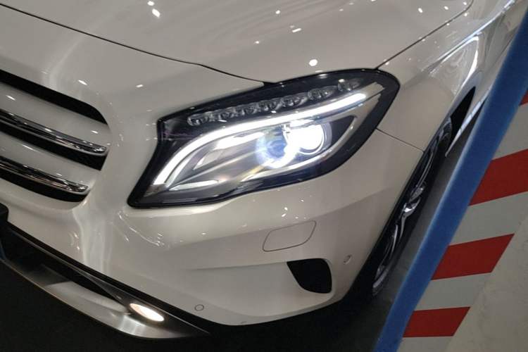 Used Mercedes-Benz GLA 2016 GLA 200 Fashion Model Left Front Headlight
