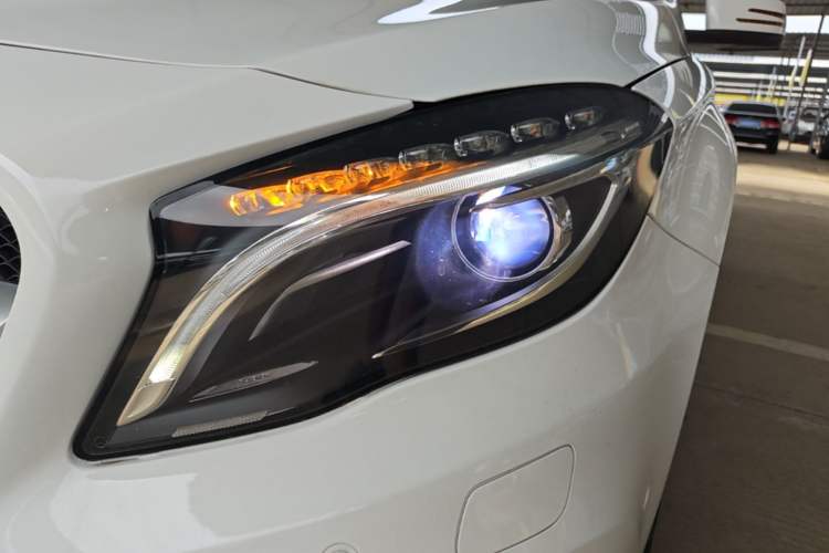 Used Mercedes-Benz GLA 2016 GLA 220 4MATIC Fashion Edition Left Front Headlight