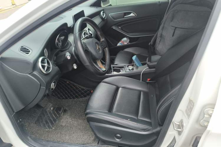 Used Mercedes-Benz GLA 2016 GLA 200 Fashion Model Left Front Seat