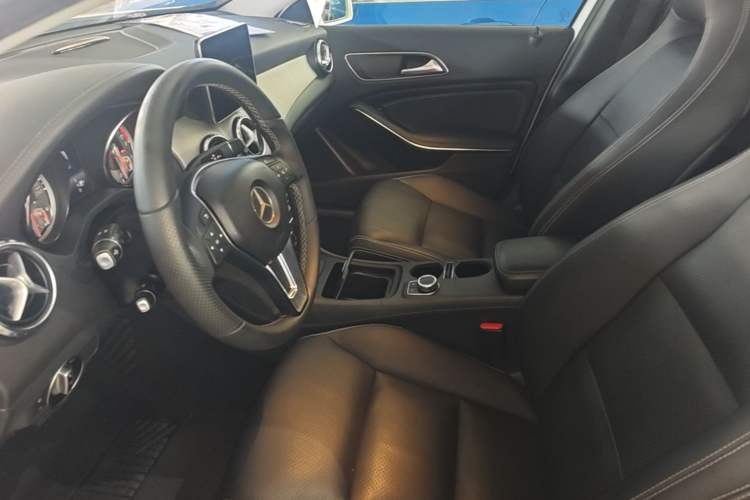 Used Mercedes-Benz GLA 2016 GLA 220 4MATIC Fashion Edition Left Front Seat
